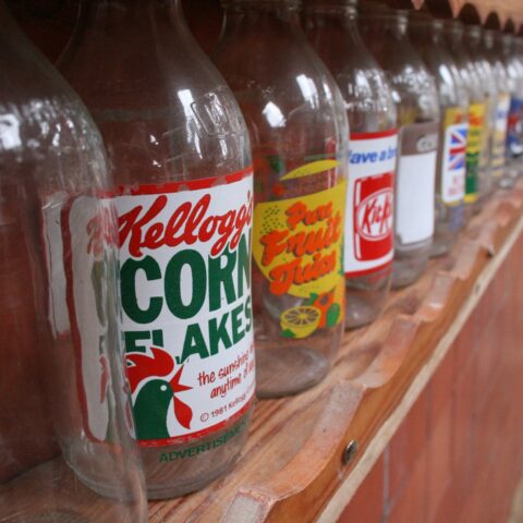 Kellogg's Corn Flakes Cereal Original 18 oz, front view