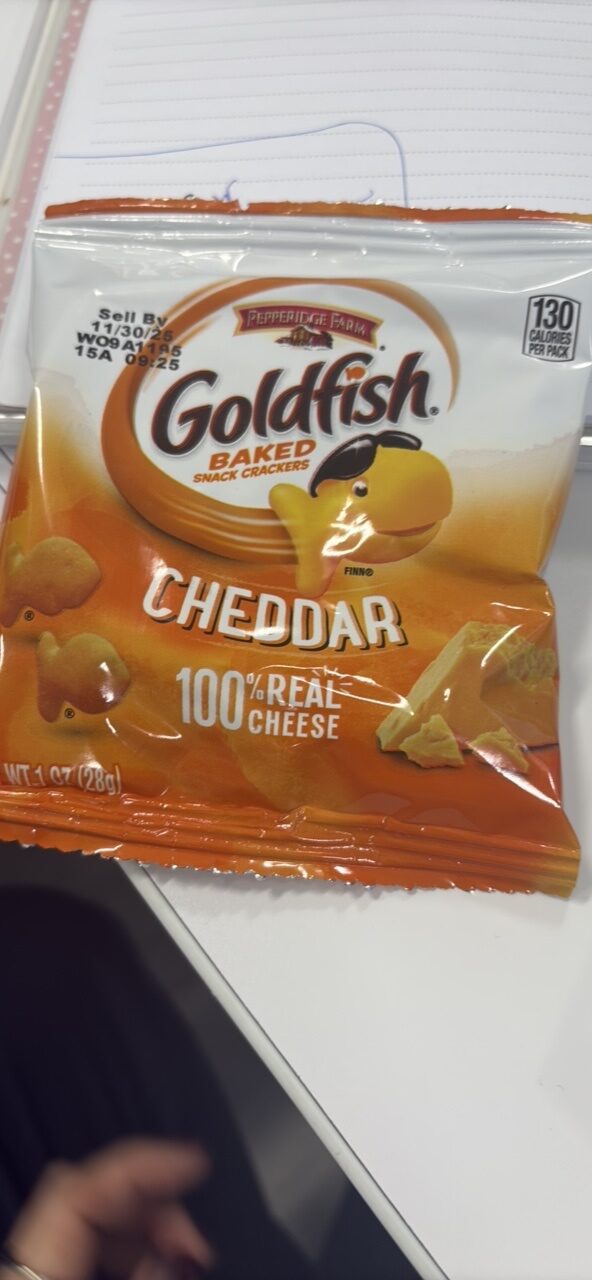 Goldfish Baked Crackers Cheddar 30-Count — Front view