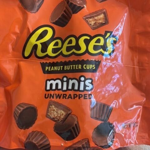 Reese's Peanut Butter Cups Miniatures 1.5 oz — front of pack