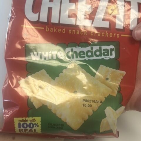 Cheez-It Baked Snack Crackers White Cheddar 12.4 oz — front of pack