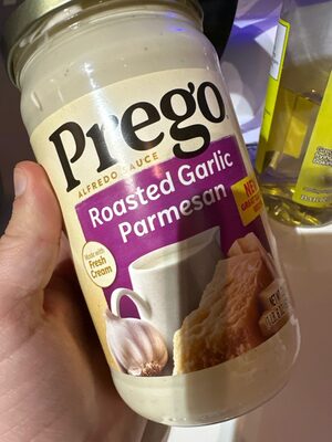 Prego Pasta Sauce Roasted Garlic 45 oz — front of pack