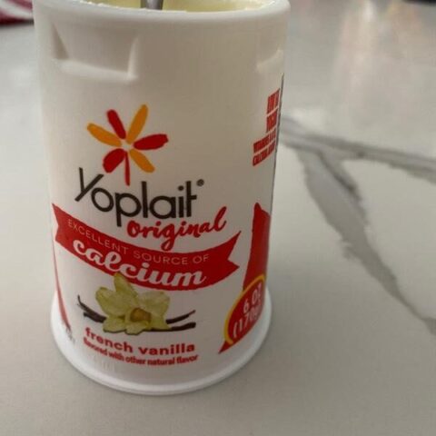 Yoplait Original Yogurt French Vanilla 6 oz — front of pack