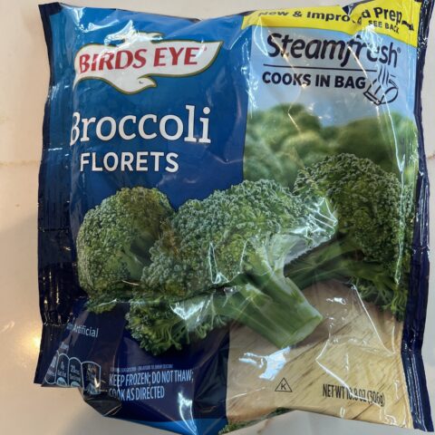 Birds Eye Frozen Vegetables Steamfresh Broccoli 4-Pack — front of pack