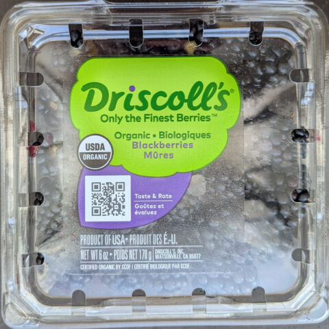 Driscoll’s Strawberries Organic 2 lb — front of pack