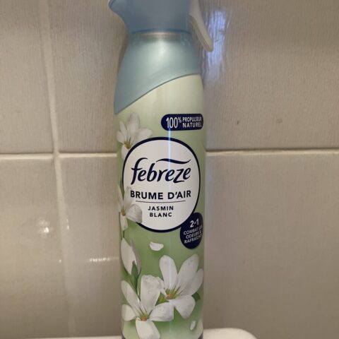 Febreze Air Freshener Linen & Sky 4-Pack — front of pack