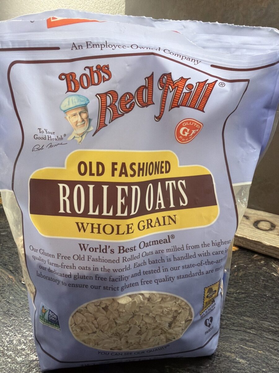 Bob’s Red Mill Oatmeal Gluten Free Oats 18 oz — Front view