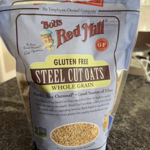 Bob’s Red Mill Oatmeal Gluten Free Oats 32 oz — front of pack